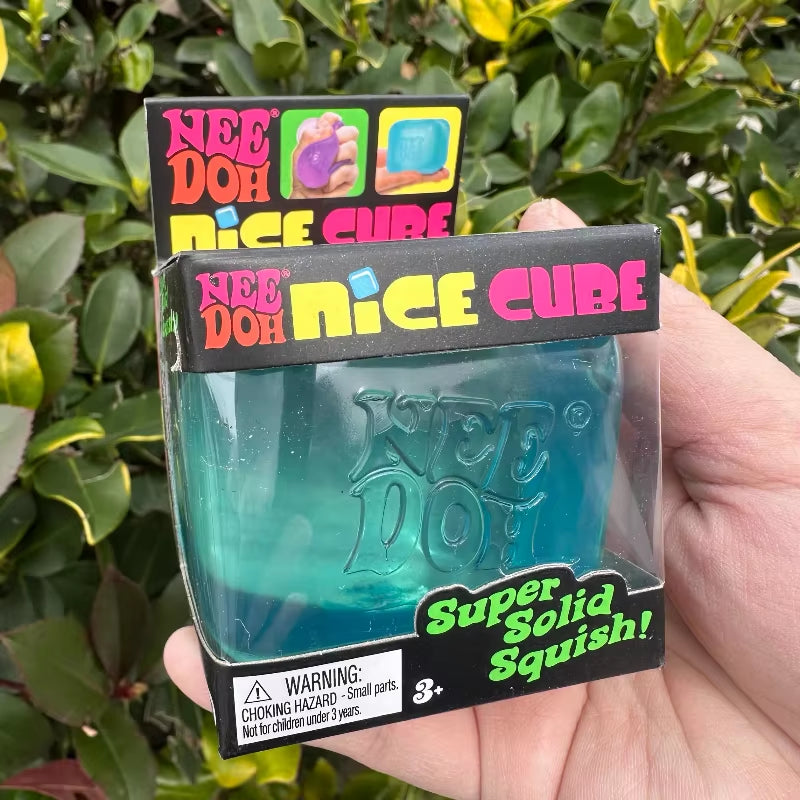 Needoh Nice Cube Antistress Sensoriale, Giocattolo per Ansia E Concentrazione, Cubo Sensoriale Da Scrivania per Adulti E Bambini