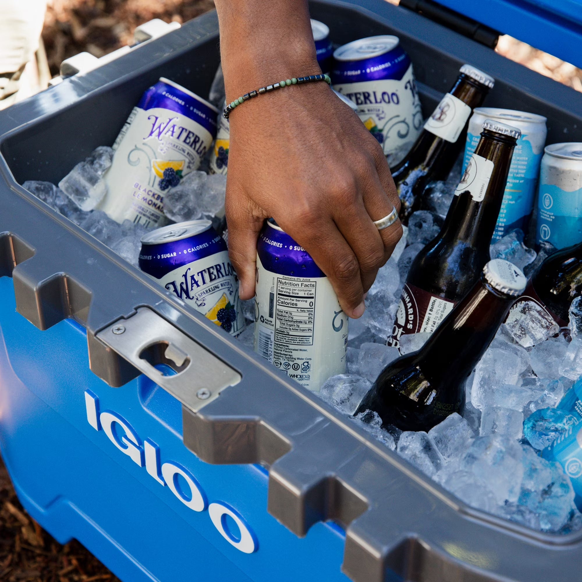 25 QT Overland Ice Chest Cooler, Blue